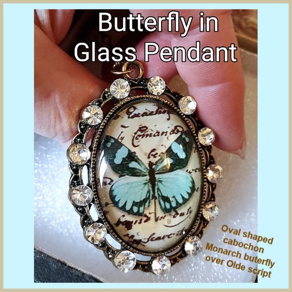 Butterfly in Glass Pendant - Picture 3 of 6